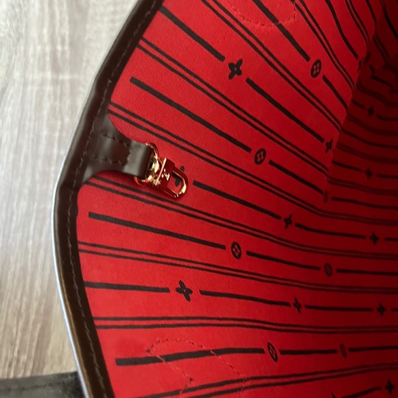 Louis Vuitton Neverfull MM Damier Ebene Canvas Tote Bag Red Interior - Picture 11 of 12